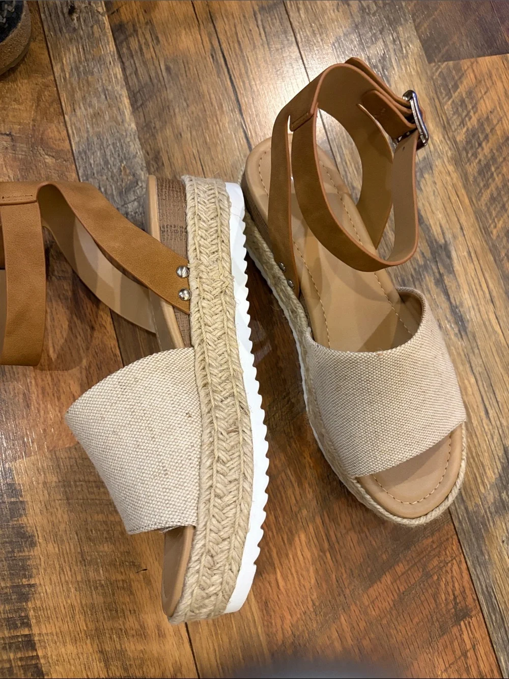 Women’s Tan and Cream Espadrille Platform Sandals